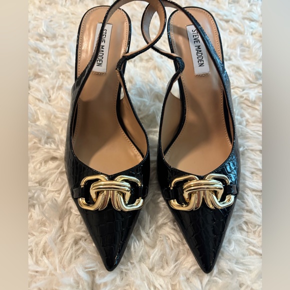 Steve Madden Black Croc-Embossed Heels with Gold Chain - Picture 5 of 6